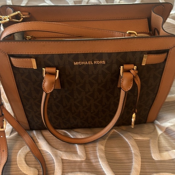 Michael Kors Dillon Satchel Brown Acorn NWT - Picture 2 of 16